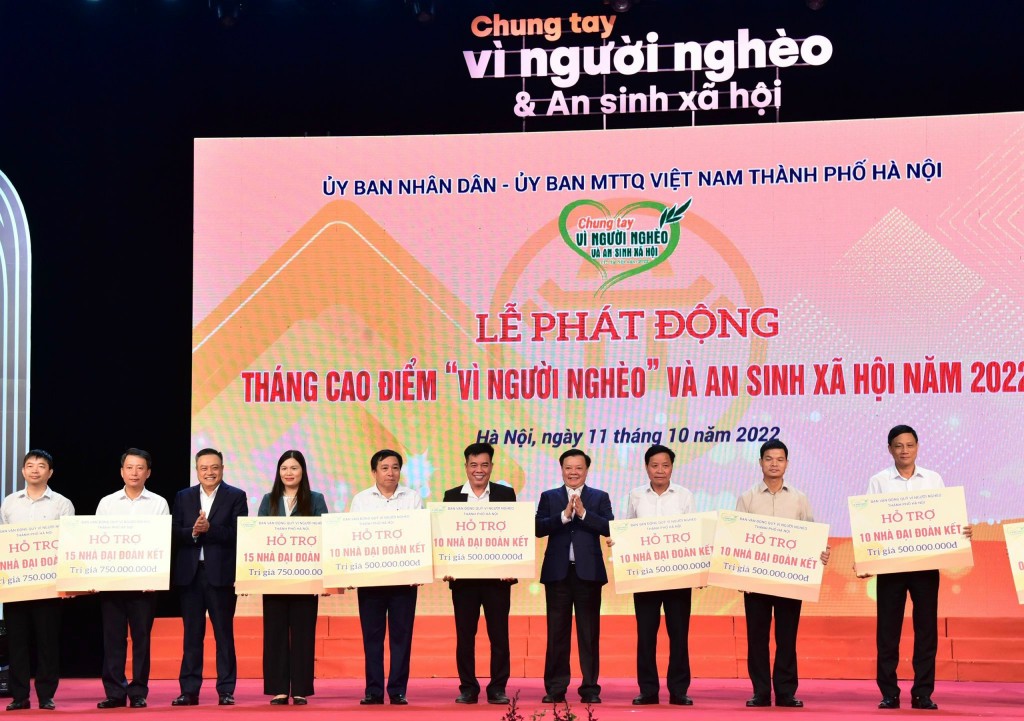 Trên 30,388 tỷ đồng ủng hộ và đăng ký ủng hộ tại Lễ phát động Tháng cao điểm “Vì người nghèo”